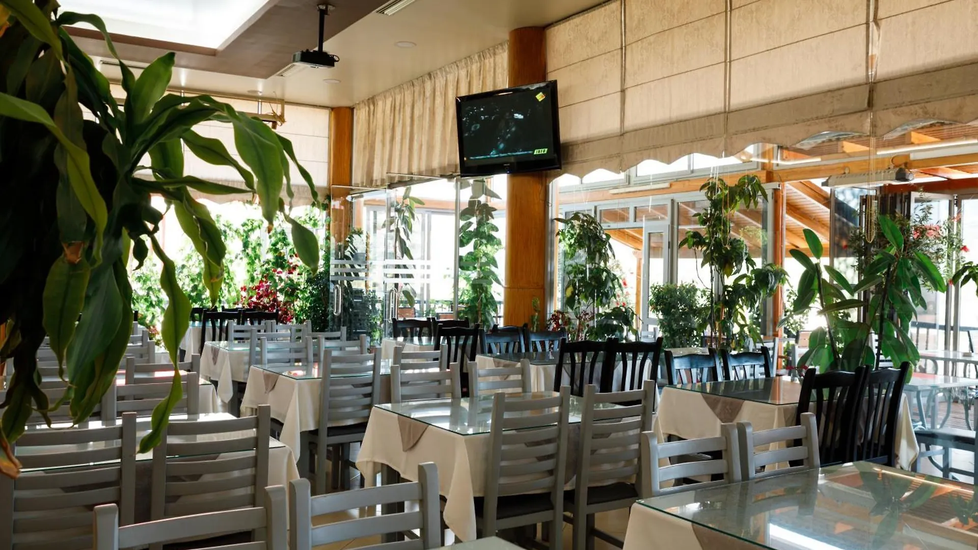 Autogrill Hotel Restaurant & Camping Lekel